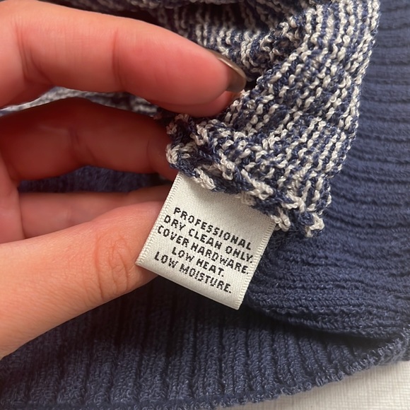 🟢 St. John Blue and White Nautical Button Down Cardigan - Picture 6 of 6